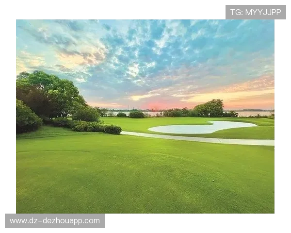 【高尔夫联赛·群众体育》特写》数字高尔夫技术突破场地限制，科技赋能推动运动普及