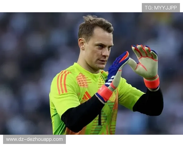 拜仁后防线连续失误暴露问题，诺伊尔对队友表现表达不满